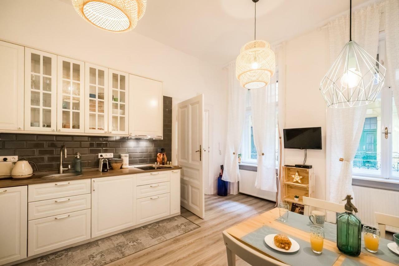 St Stephen Boulevard Apartment Next To Danube Budapest Exteriör bild